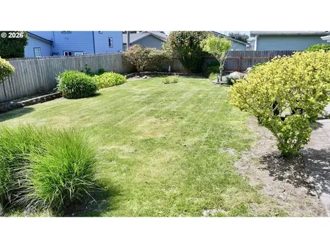 1221 Iris Street Brookings OR 97415