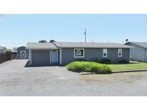 1221 Iris Street Brookings OR 97415