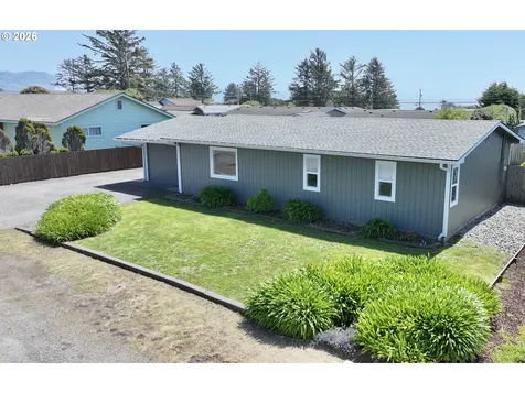 1221 Iris Street Brookings OR 97415