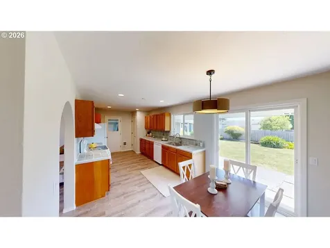 1221 Iris Street Brookings OR 97415