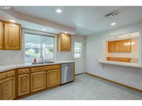 526 Little Valley Road Roseburg OR 97471