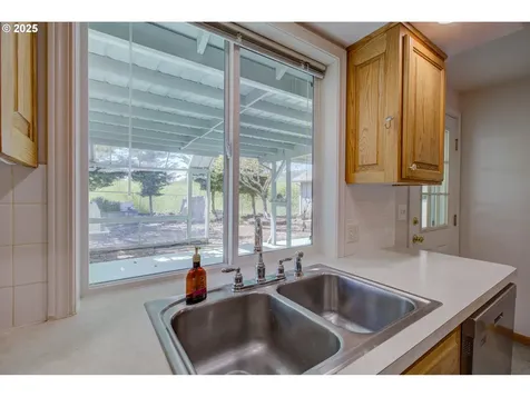 526 Little Valley Road Roseburg OR 97471