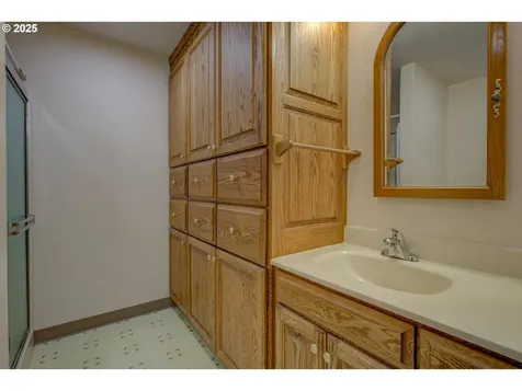 526 Little Valley Road Roseburg OR 97471