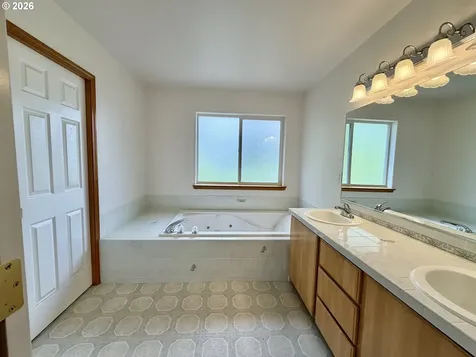 12289 SW Hollow Lane Portland OR 97223