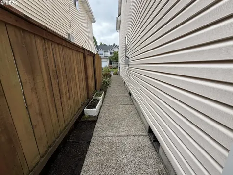 12289 SW Hollow Lane Portland OR 97223