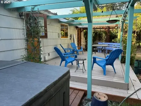 2780 Emerald Street Eugene OR 97403