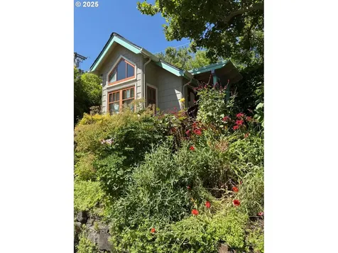 2780 Emerald Street Eugene OR 97403
