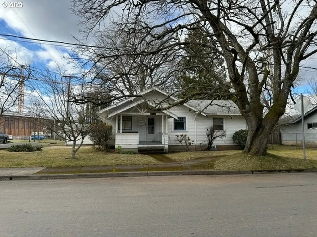 1207 NW Victoria Avenue Gresham OR 97030
