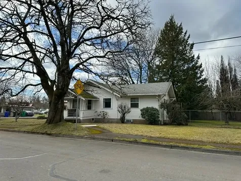 1207 NW Victoria Avenue Gresham OR 97030