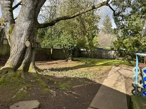 1207 NW Victoria Avenue Gresham OR 97030