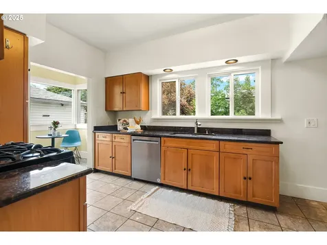 5125 NE Davis Street Portland OR 97213