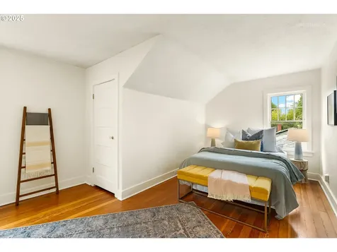 5125 NE Davis Street Portland OR 97213