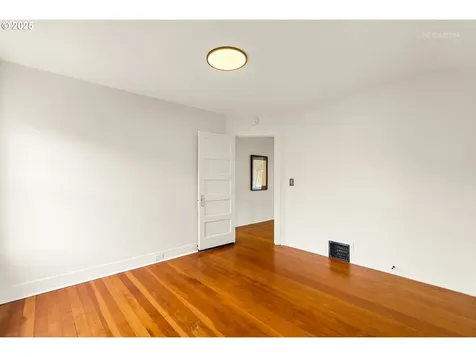 5125 NE Davis Street Portland OR 97213