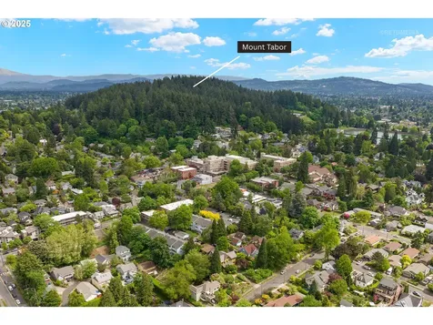 5125 NE Davis Street Portland OR 97213