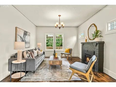 5125 NE Davis Street Portland OR 97213