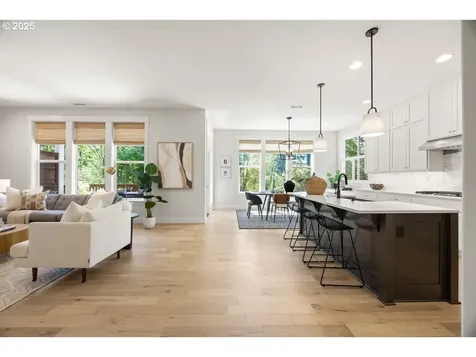 3257 NW Kinsley Terrace Portland OR 97229