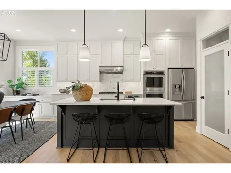 3257 NW Kinsley Terrace Portland OR 97229