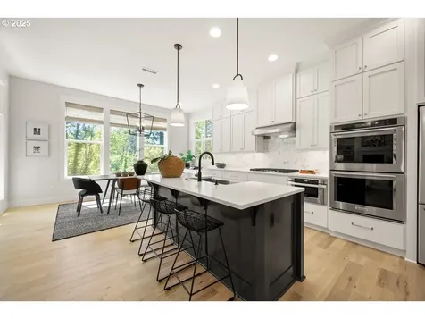 3257 NW Kinsley Terrace Portland OR 97229