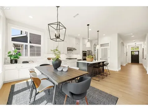 3257 NW Kinsley Terrace Portland OR 97229