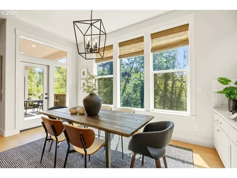 3257 NW Kinsley Terrace Portland OR 97229