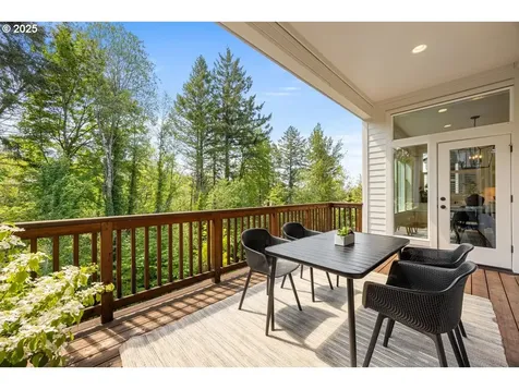 3257 NW Kinsley Terrace Portland OR 97229