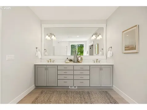 3257 NW Kinsley Terrace Portland OR 97229