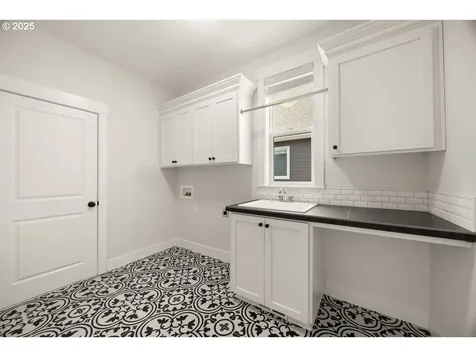 3257 NW Kinsley Terrace Portland OR 97229