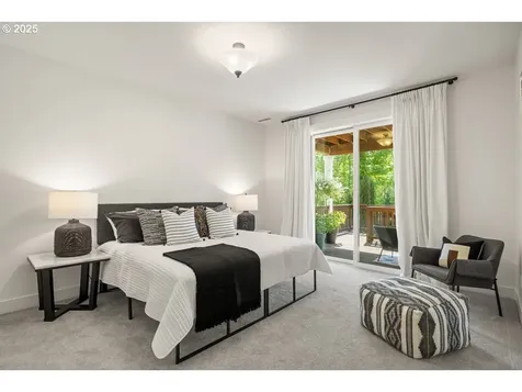 3257 NW Kinsley Terrace Portland OR 97229