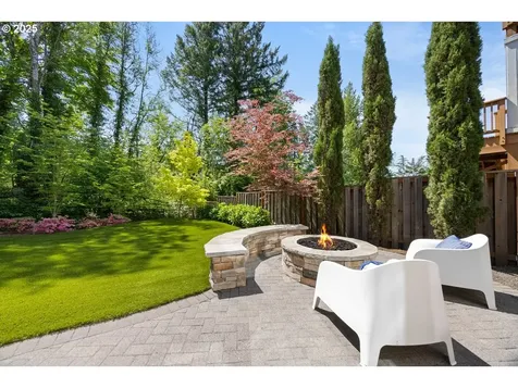 3257 NW Kinsley Terrace Portland OR 97229