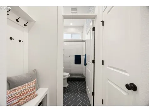 3257 NW Kinsley Terrace Portland OR 97229