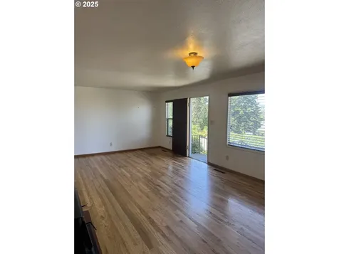 318 W 20th Street The Dalles OR 97058