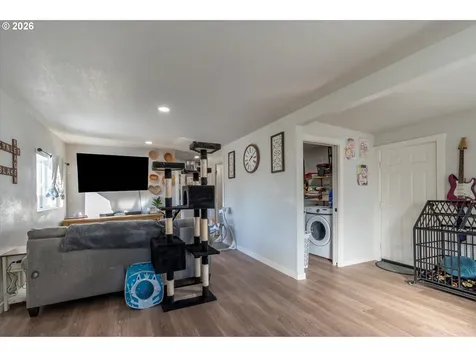130 S 7th Street Lakeside OR 97449