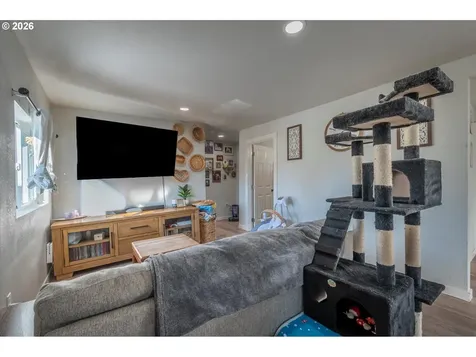 130 S 7th Street Lakeside OR 97449