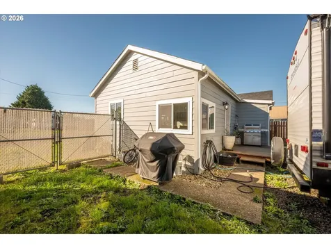 130 S 7th Street Lakeside OR 97449