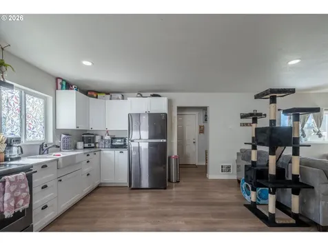 130 S 7th Street Lakeside OR 97449