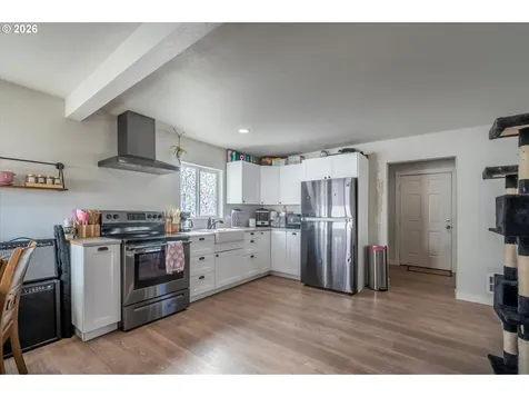 130 S 7th Street Lakeside OR 97449