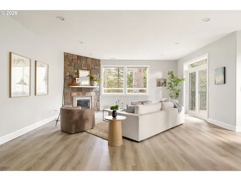 930 SW Skyline Boulevard Portland OR 97221