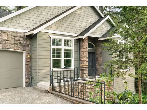 930 SW Skyline Boulevard Portland OR 97221