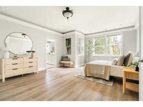 930 SW Skyline Boulevard Portland OR 97221