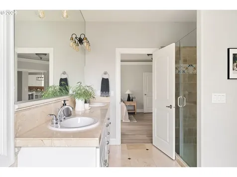 930 SW Skyline Boulevard Portland OR 97221