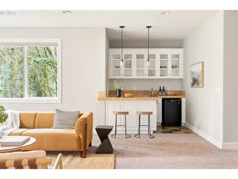 930 SW Skyline Boulevard Portland OR 97221