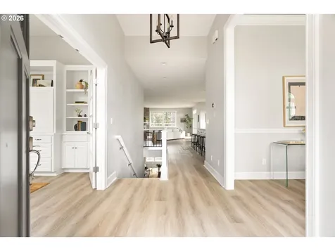 930 SW Skyline Boulevard Portland OR 97221
