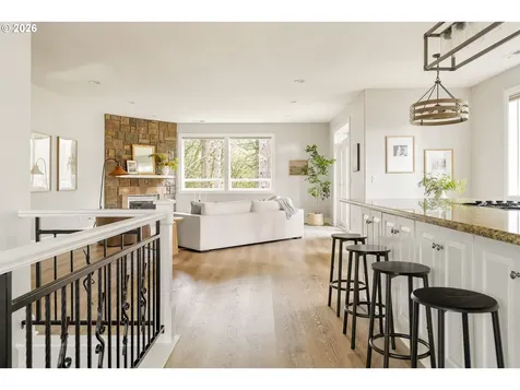 930 SW Skyline Boulevard Portland OR 97221