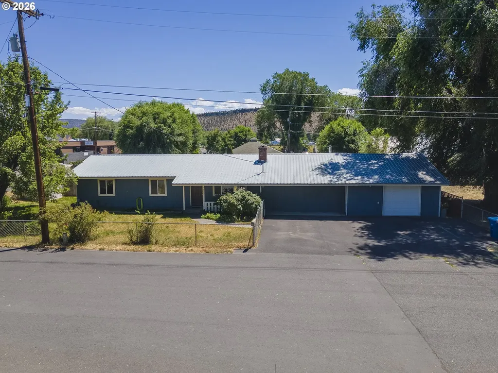 1670 SE Mountain View Drive Prineville OR 97754