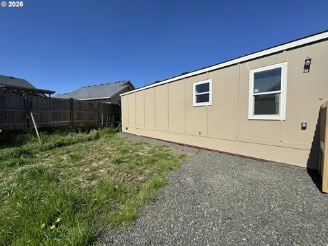 1085 W 1st Avenue Junction City OR 97448