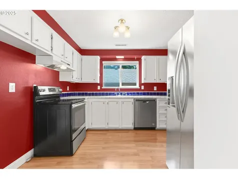 4867 SW Taylors Ferry Road Portland OR 97219