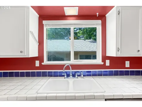 4867 SW Taylors Ferry Road Portland OR 97219