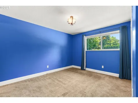4867 SW Taylors Ferry Road Portland OR 97219