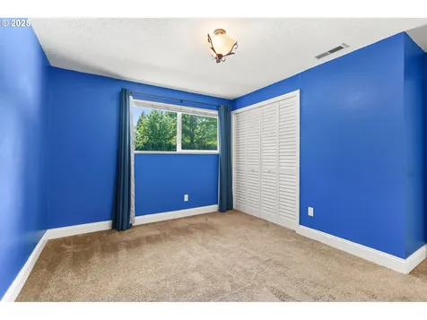 4867 SW Taylors Ferry Road Portland OR 97219