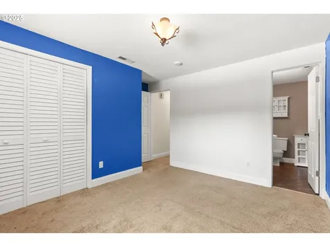 4867 SW Taylors Ferry Road Portland OR 97219